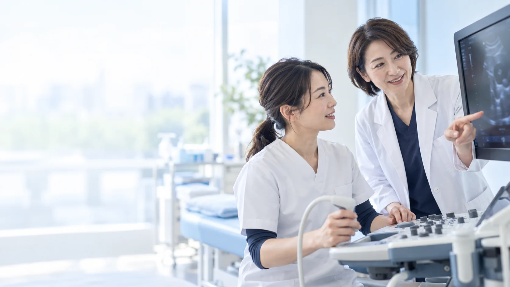 医療現場で学び合うスタッフのイメージ